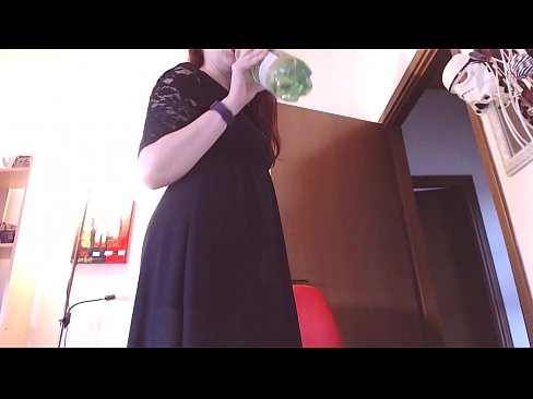 ❤️ En underdanig slave som elsker skitne og saftige truser blir tvunget til å onanere etter å ha sett denne videoen! ❤️ Vakker porno hos oss ❌️