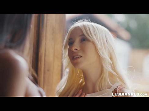 ❤️ Jenta kommer hjem noen måneder senere og ender opp med å spise stemorens fitte ❤️ Vakker porno hos oss ❌️